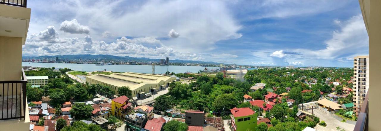 Condo W/ Balcony Near Mactan International Airport マクタン エクステリア 写真