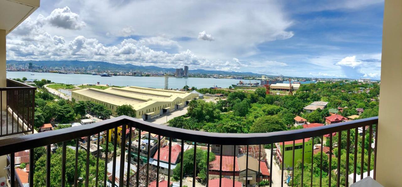 Condo W/ Balcony Near Mactan International Airport マクタン エクステリア 写真